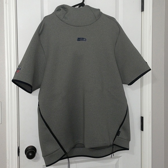 Nike NFL Showout Seattle Seahawaks Poncho Hoodie Size XL - Picture 1 of 7